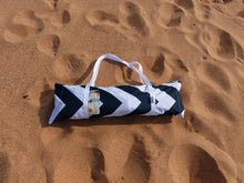 Load image into Gallery viewer, Caribee Long Reef Beach Shade Navy/White - 7070
